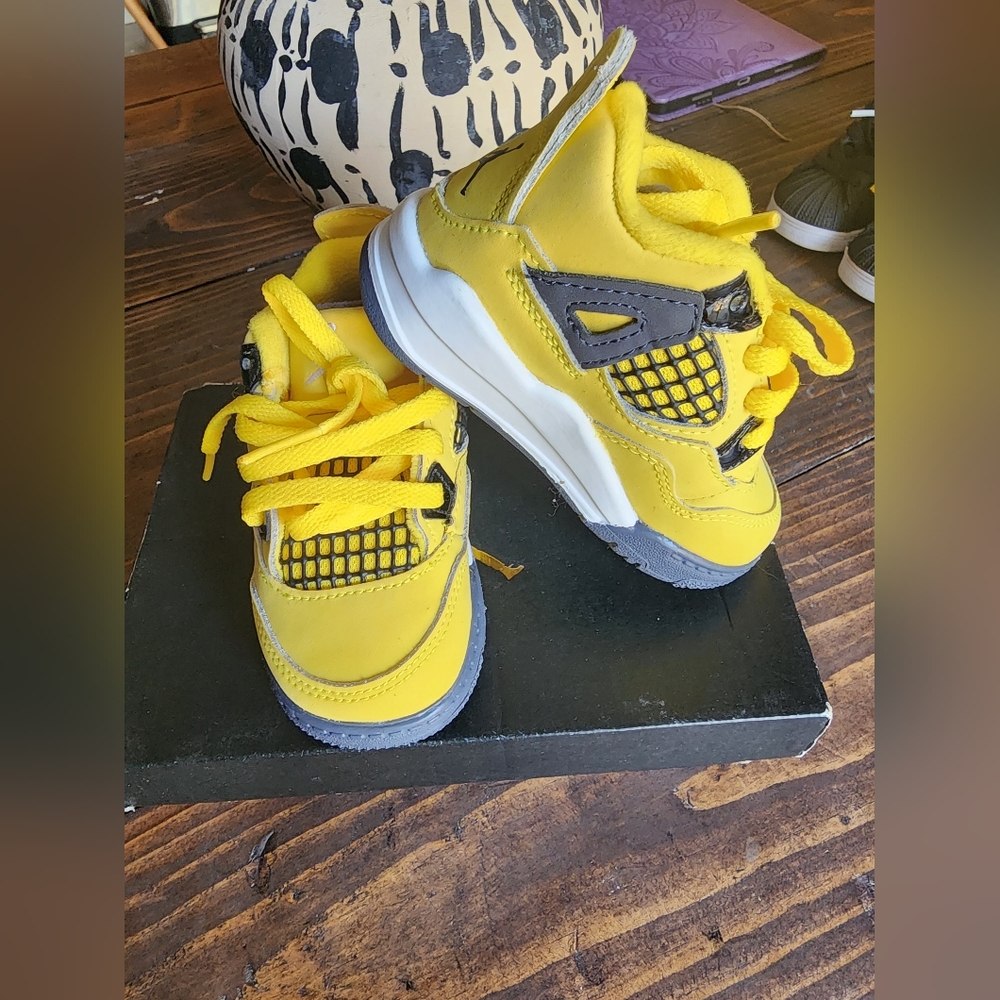 Jordan 4s